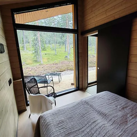 Saaga, Aekaeslompolo, Yllaes