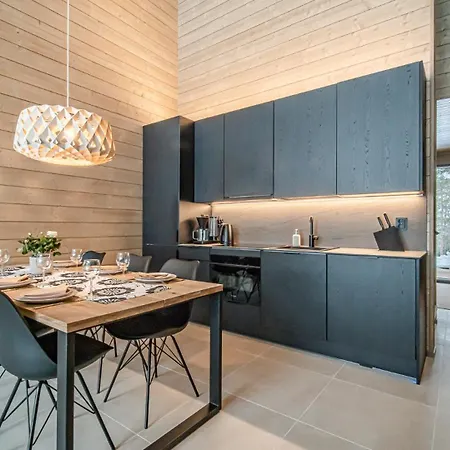 Saaga, Aekaeslompolo, Yllaes * Äkäslompolo